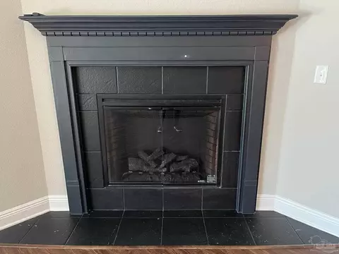 Living - 5356 Parkside Dr, Pace, FL 32571 photo 3 of 5