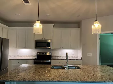 Kitchen - 5356 Parkside Dr, Pace, FL 32571 photo 3 of 4