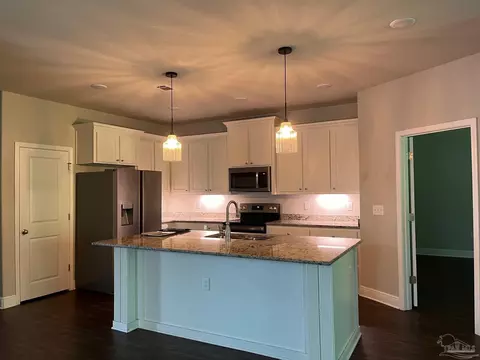 Kitchen - 5356 Parkside Dr, Pace, FL 32571 photo 2 of 4