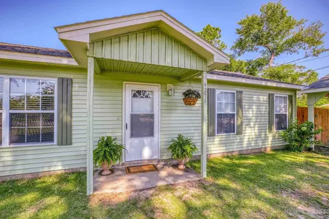 4251 Albany St, Pace, FL 32571