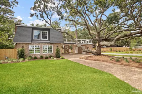4560 Sabine Dr, Gulf Breeze, FL 32563
