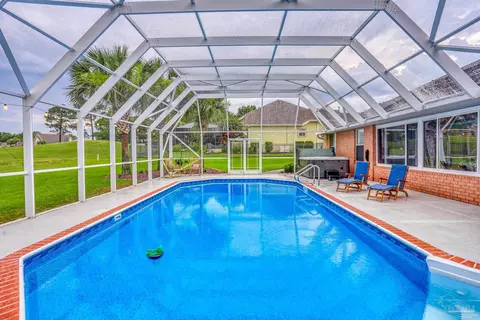 37 Faison St, Pensacola, FL 32505