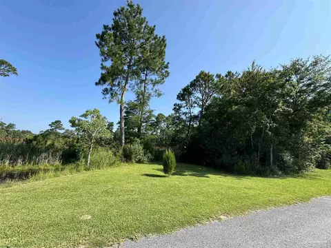 4395 Casa Grande Ln, Milton, FL 32583