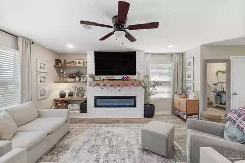 Living - 4755 Integrity Ct, Milton, FL 32570 photo 1 of 2