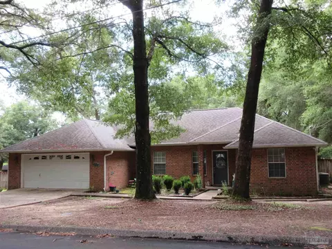 6733 Contentment St, Milton, FL 32570