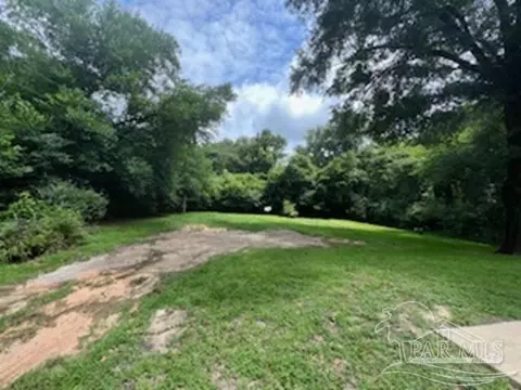 5628 Juniper St, Milton, FL 32570 photo 6