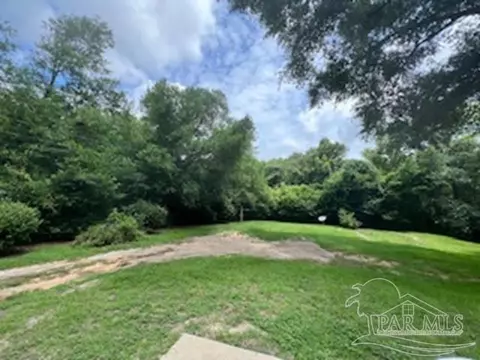 5628 Juniper St, Milton, FL 32570 photo 7