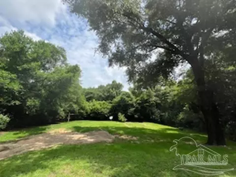 5628 Juniper St, Milton, FL 32570 photo 8