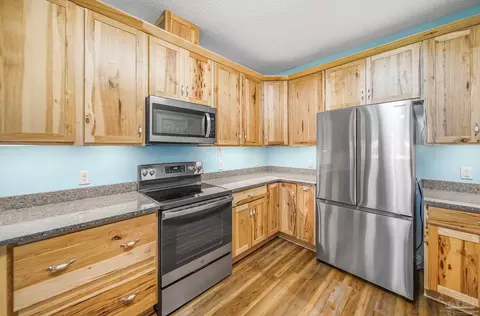 Kitchen - 3781 Willard Norris Rd, Pace, FL 32571 photo 3 of 4