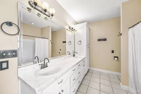 Bath - 3781 Willard Norris Rd, Pace, FL 32571 photo 1 of 4
