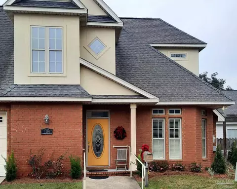 104 Raby Ln, Pensacola, FL 32507