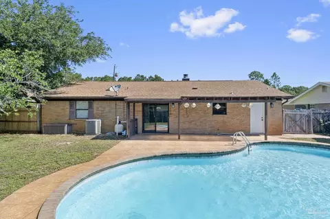 145 Deville Dr, Mary Esther, FL 32569