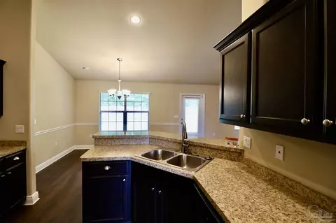 5527 Tucker Cir, Pace, FL 32571 photo 4