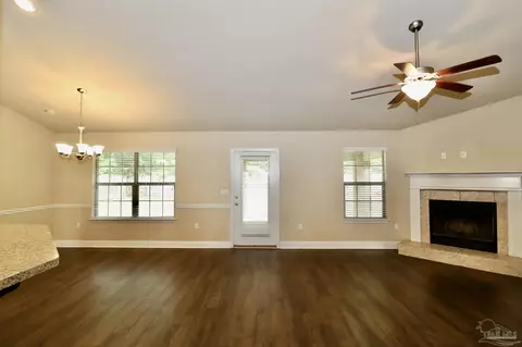 5527 Tucker Cir, Pace, FL 32571 photo 7