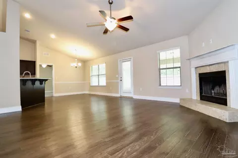 5527 Tucker Cir, Pace, FL 32571 photo 9