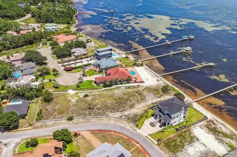 4 A Winding Shore Dr, Gulf Breeze, FL 32563