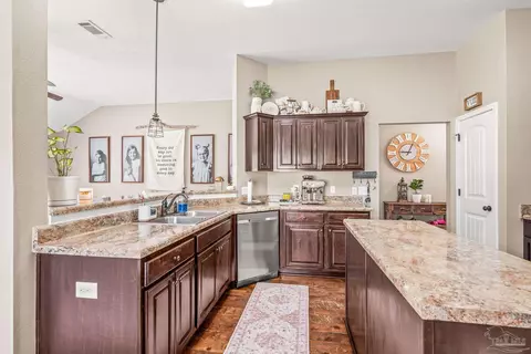 5755 Glen Brook Ct, Pace, FL 32571 photo 9