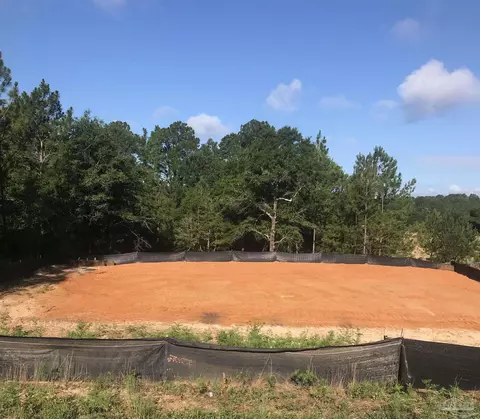 5878 Saratoga Dr, Crestview, FL 32536