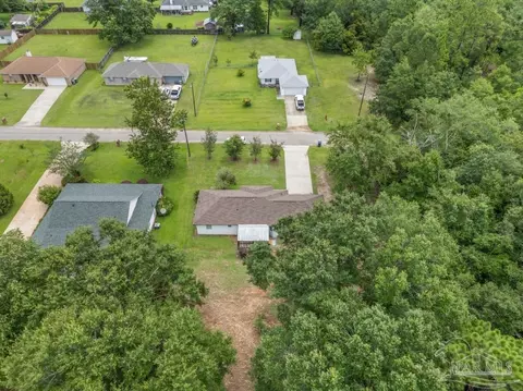 View/Area - 1184 Heathrow Dr, Cantonment, FL 32533 photo 4 of 11