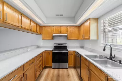 Kitchen - 1184 Heathrow Dr, Cantonment, FL 32533 photo 2 of 3