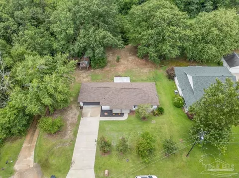 View/Area - 1184 Heathrow Dr, Cantonment, FL 32533 photo 2 of 11