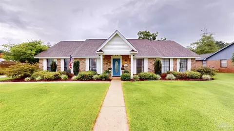 2115 Oxford Dr, Pensacola, FL 32503