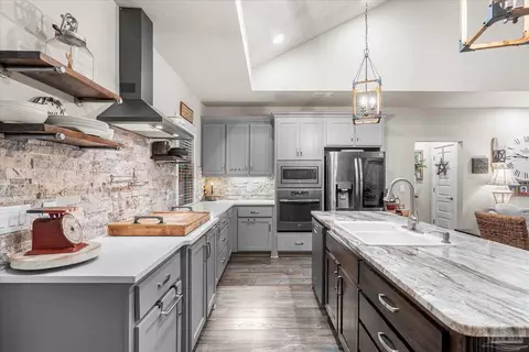 Kitchen - 4625 Briaroak Dr, Pace, FL 32571 photo 5 of 8