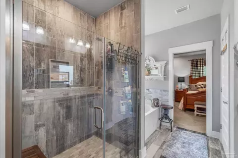 Entry Way - 4625 Briaroak Dr, Pace, FL 32571 photo 4 of 9