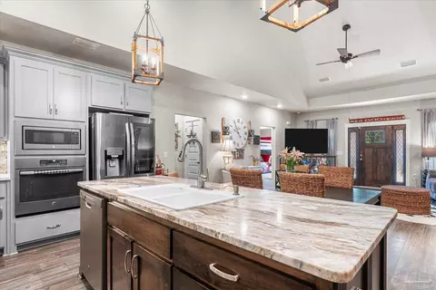 Kitchen - 4625 Briaroak Dr, Pace, FL 32571 photo 8 of 8