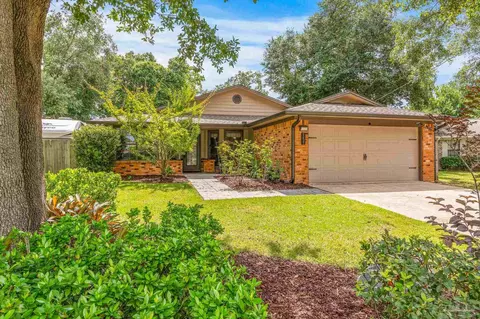 5632 Dove Dr, Pace, FL 32571
