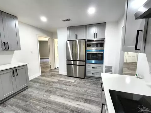 Kitchen - 6467 Outer Dr, Milton, FL 32570 photo 2 of 4