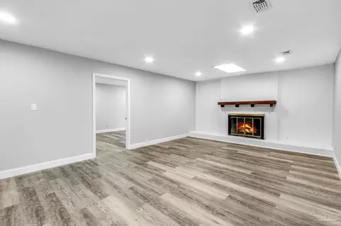 Living - 6467 Outer Dr, Milton, FL 32570 photo 4 of 9