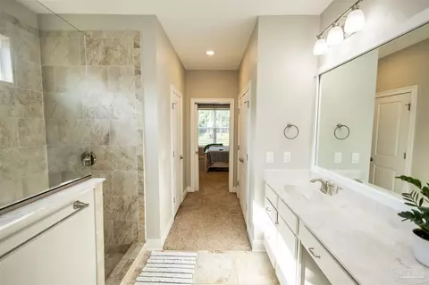 Entry Way - 7915 Silver Maple Dr, Milton, FL 32583 photo 4 of 5