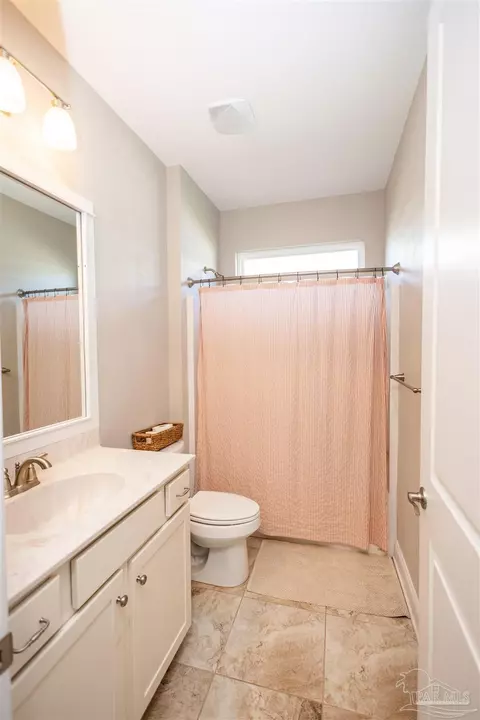 Bath - 7915 Silver Maple Dr, Milton, FL 32583 photo 5 of 6