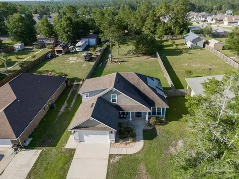 View/Area - 7915 Silver Maple Dr, Milton, FL 32583 photo 5 of 7