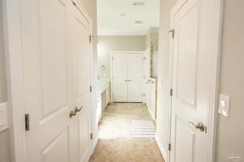 Entry Way - 7915 Silver Maple Dr, Milton, FL 32583 photo 2 of 5
