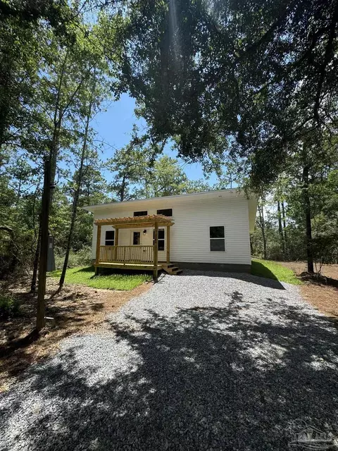 5884 San Martino St, Milton, FL 32583