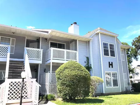 601 E Burgess Rd #H8, Pensacola, FL 32504
