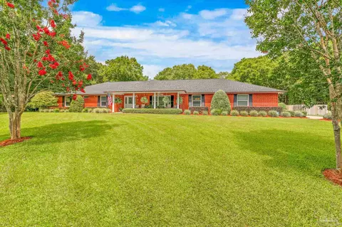 5217 Emerald Dr, Pace, FL 32571