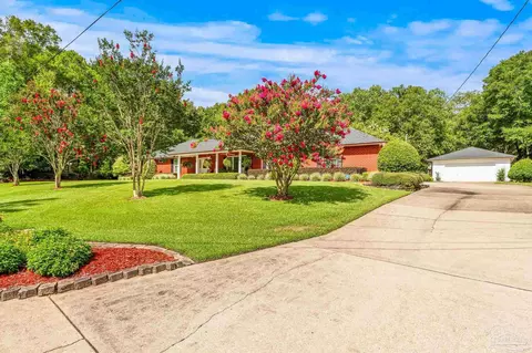 5217 Emerald Dr, Pace, FL 32571 photo 2