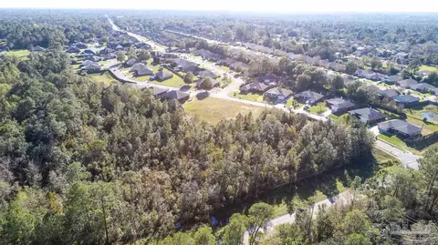 700 E Kingsfiled Rd, Cantonment, FL 32533 photo 3