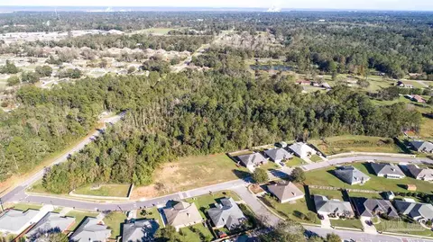 700 E Kingsfiled Rd, Cantonment, FL 32533 photo 8