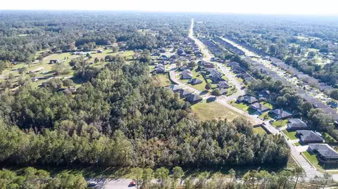 700 E Kingsfiled Rd, Cantonment, FL 32533 photo 5