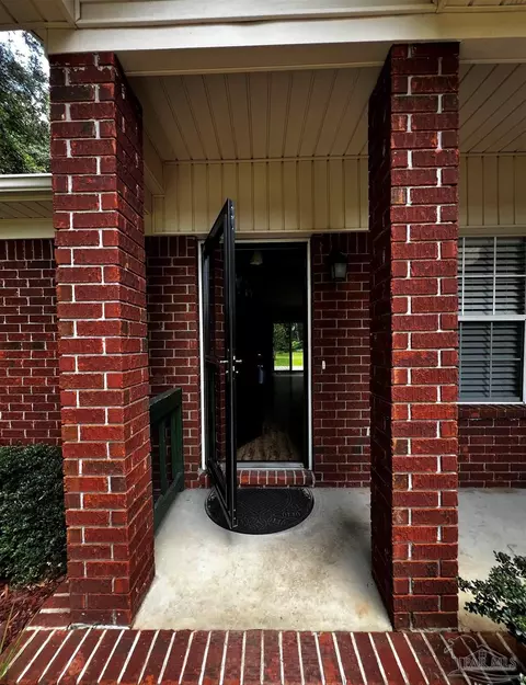 5704 Bronco Pl, Milton, FL 32570 photo 3