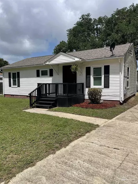 213 NW Gilliland Rd, Pensacola, FL 32507