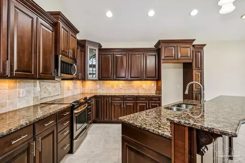 6026 Lancaster Ct, Pace, FL 32571 photo 7