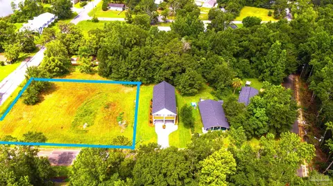5563 Munson Ln, Milton, FL 32570 photo 2