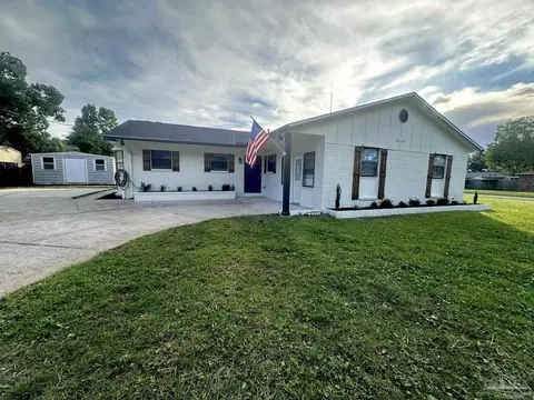 8385 Harbour Sq Dr, Pensacola, FL 32514