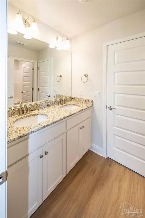 Bath - 6275 Pineapple Dr, Milton, FL 32570 photo 1 of 7