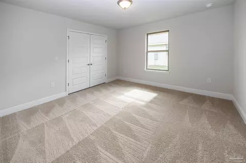 Bedroom - 6275 Pineapple Dr, Milton, FL 32570 photo 3 of 6